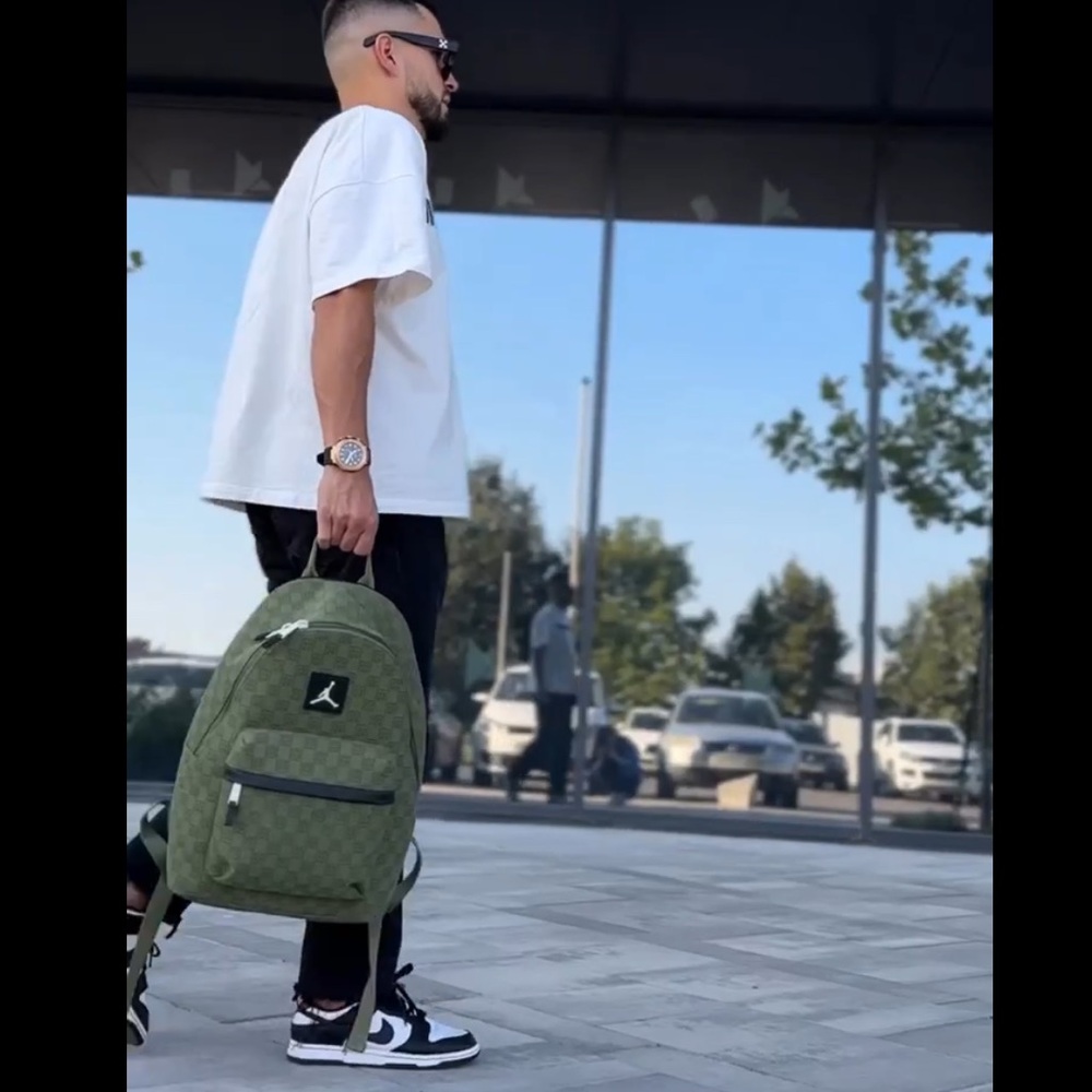 • Nike Jordan • Boys / Men’s Monogram Backpack 
Green